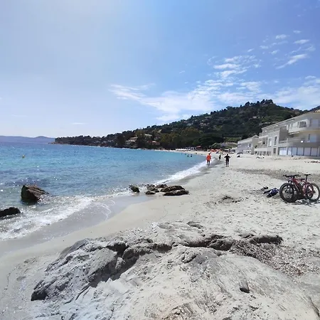 Lägenhet Aiguebelle Vue A 150 M Garage Le Lavandou